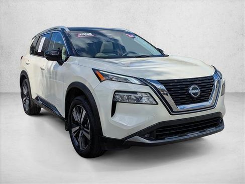 Used 2022 Nissan Rogue SL image 3