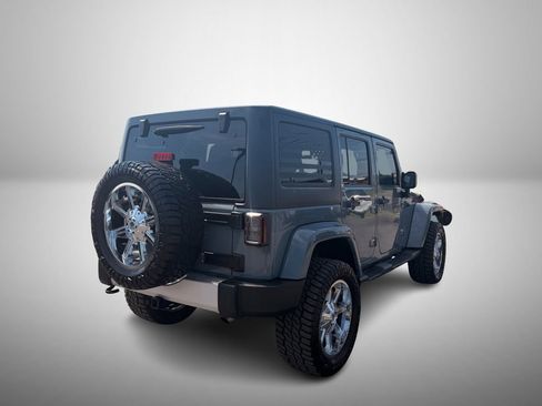 Used 2015 Jeep Wrangler Unlimited Sahara w/ Connectivity Group AWD/4WD image 4