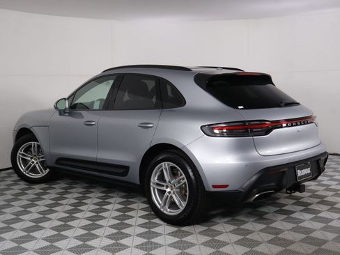 Certified 2026 Porsche Macan AWD/4WD image 3