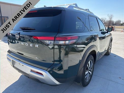 Certified 2024 Nissan Pathfinder SL image 5