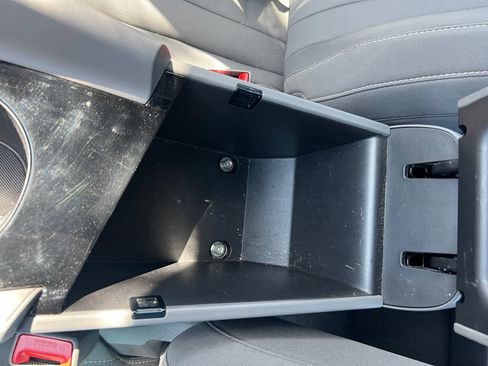 Used 2025 Hyundai Elantra SEL FWD image 23