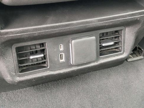 Used 2022 Chevrolet Silverado 1500 LT AWD/4WD image 22