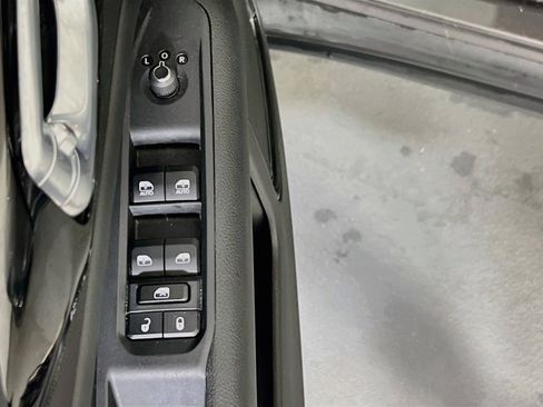 Used 2023 Jeep Compass Latitude w/ Convenience Group AWD/4WD image 17