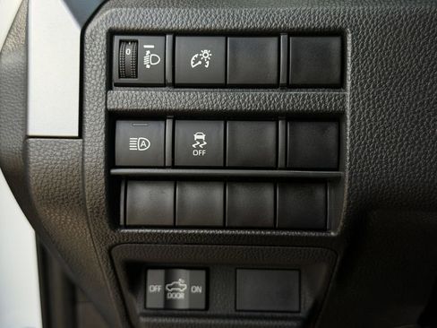 Used 2024 Toyota Tacoma SR5 AWD/4WD image 24