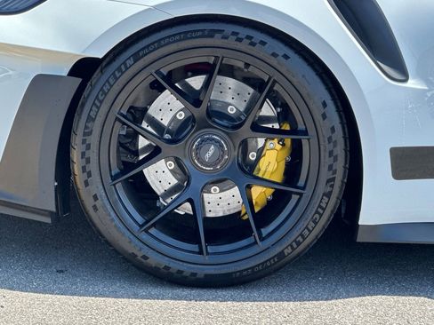 Certified 2025 Porsche 911 GT3 RS RWD image 41