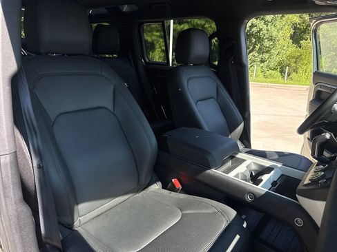 Used 2025 Land Rover Defender 110 S AWD/4WD image 35
