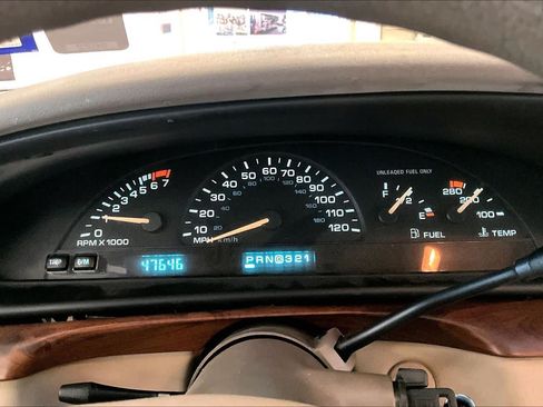 Used 1999 Oldsmobile 88 FWD image 24