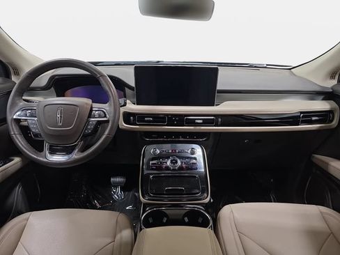 Certified 2022 Lincoln Nautilus AWD w/ Premium Package image 10