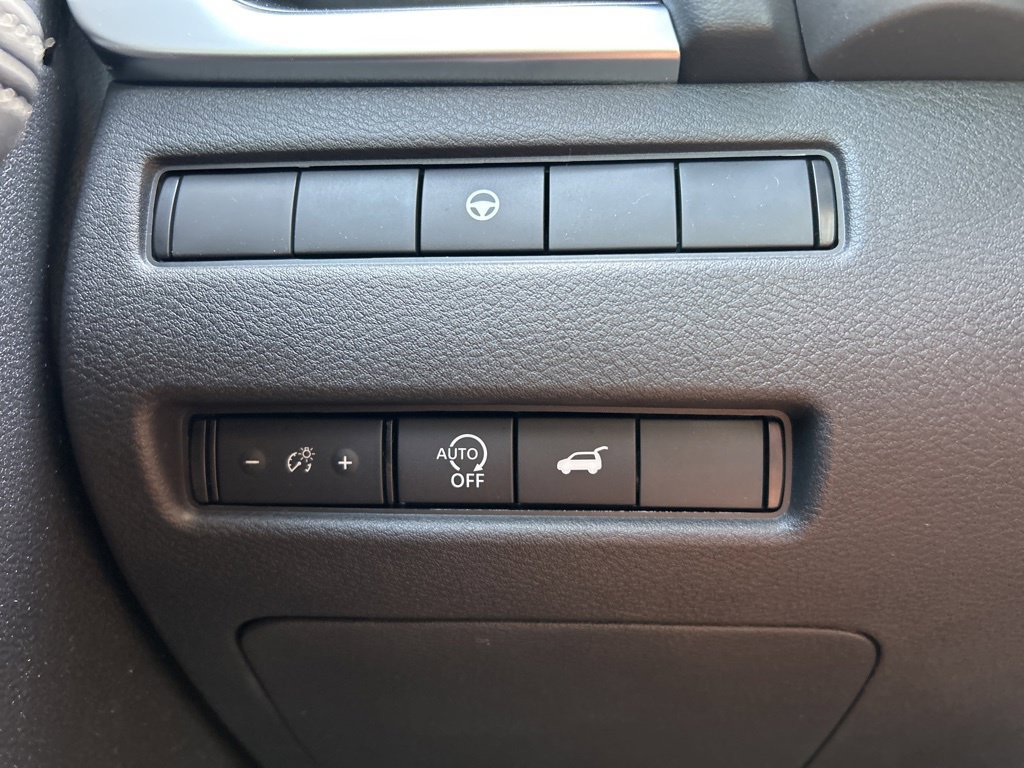 Used 2026 Nissan Rogue Dark Armor FWD image 31