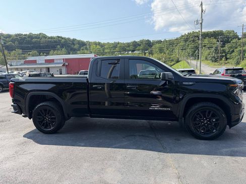 Used 2023 GMC Sierra 1500 Pro w/ Graphite Edition AWD/4WD image 4