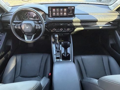 Used 2025 Honda Accord Touring image 11