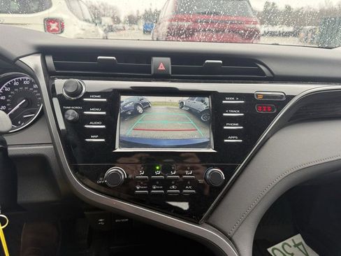 Used 2019 Toyota Camry LE image 14