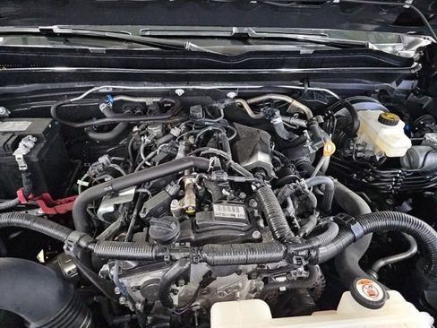 Used 2025 Toyota Tacoma TRD Off-Road image 18