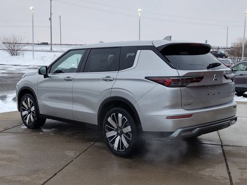 New 2026 Mitsubishi Outlander SE image 18