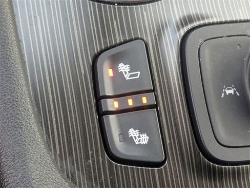 Used 2021 GMC Acadia SLT image 22