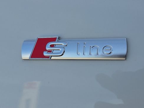 Used 2025 Audi Q8 Prestige AWD/4WD image 8