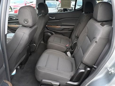 Used 2023 GMC Acadia SLE w/ Driver Convenience Package image 24