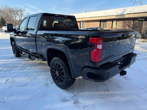 Used 2025 Chevrolet Silverado 2500 Custom w/ Custom Value Package image 3