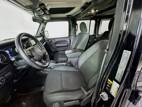 Used 2021 Jeep Wrangler Unlimited Sport image 13