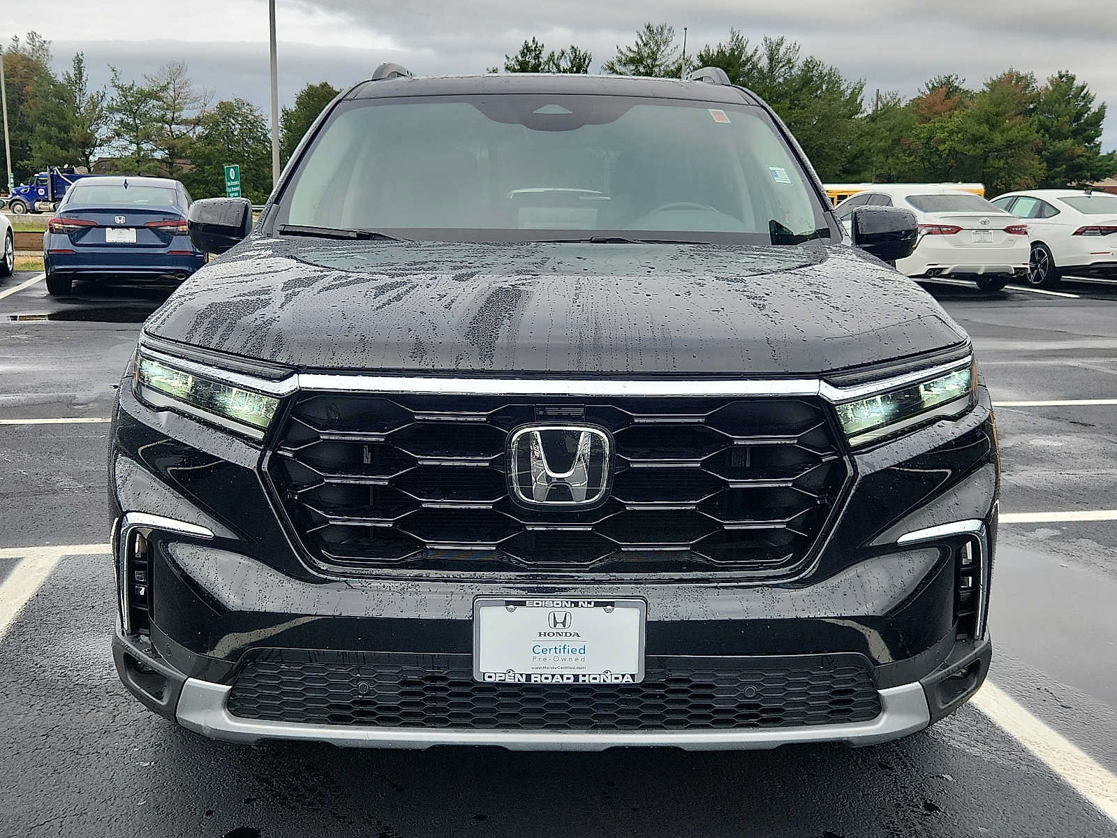 Certified 2023 Honda Pilot Touring image 2