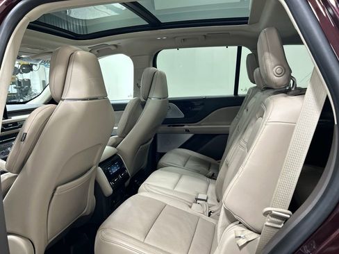 Used 2020 Lincoln Aviator Reserve w/ Equipment Group 202A AWD/4WD image 25