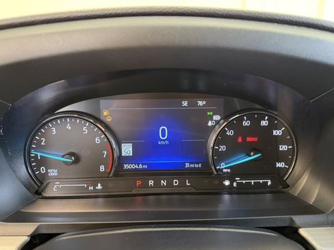 Used 2022 Ford Explorer XLT w/ Equipment Group 202A image 8