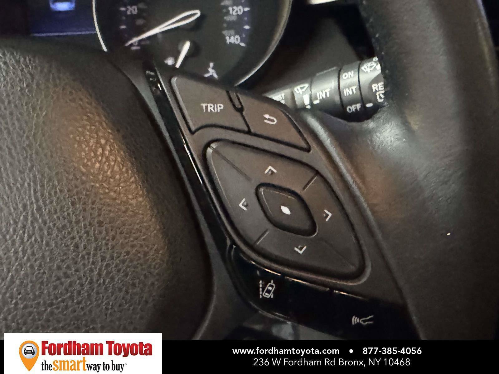 Used 2020 Toyota C-HR Limited FWD image 22
