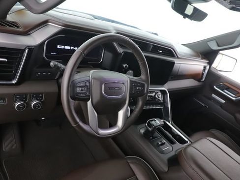 Used 2023 GMC Sierra 1500 Denali w/ Technology Package AWD/4WD image 17