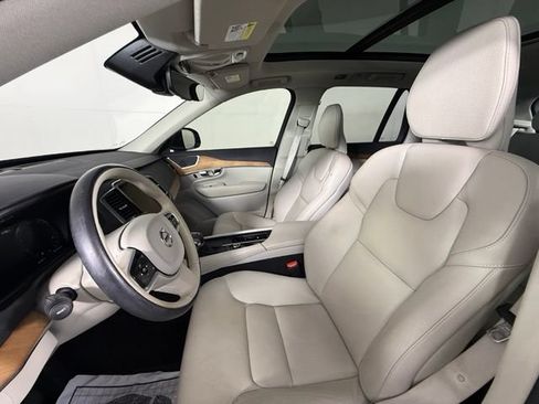 Used 2022 Volvo XC90 T6 Momentum w/ Advanced Package AWD/4WD image 6