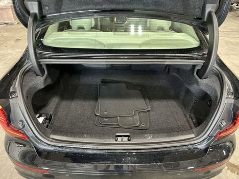 Used 2022 Volvo S60 B5 Momentum image 25