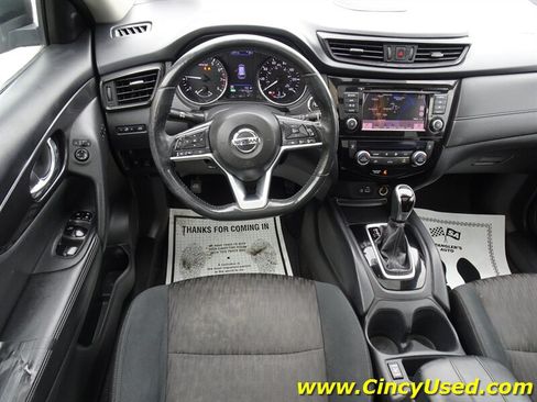 Used 2018 Nissan Rogue SV w/ Sun & Sound Touring Package AWD/4WD image 10