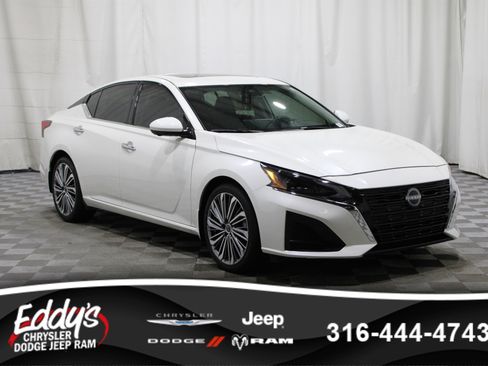 Used 2025 Nissan Altima 2.5 SL image 1