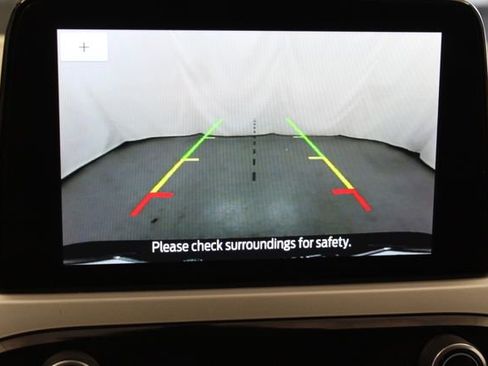 Used 2022 Ford Escape SE w/ SE Sport Appearance Package image 5