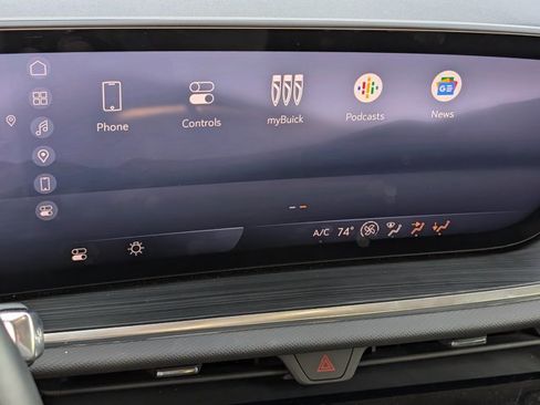 Used 2024 Buick Envision Preferred image 21