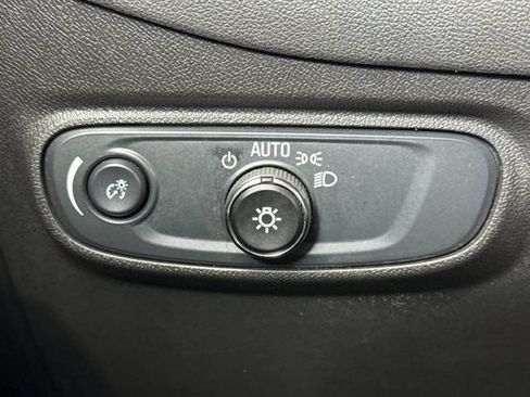 Used 2024 Chevrolet Equinox LT FWD image 43