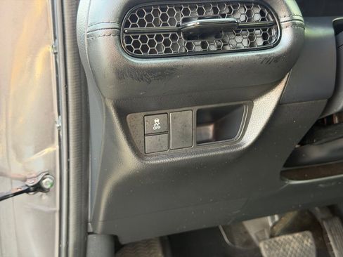 Used 2024 Honda HR-V LX image 13