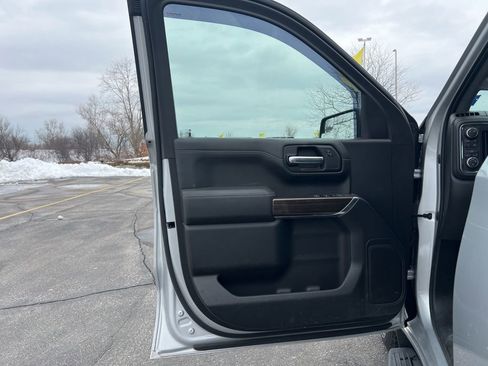 Used 2021 Chevrolet Silverado 1500 LT w/ Bed Protection Package image 9