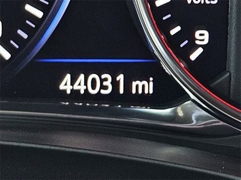 Used 2023 Chevrolet Traverse High Country w/ LPO, Floor Liner Package image 31