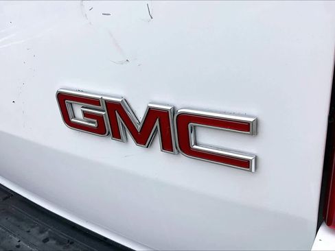 Used 2009 GMC Yukon XL SLE w/ Convenience Package image 30