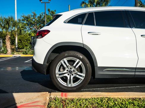 Used 2022 Mercedes-Benz GLA 250 4MATIC w/ Premium Package image 17