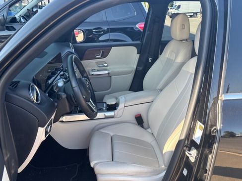 Used 2023 Mercedes-Benz EQB 350 4MATIC SUV image 4