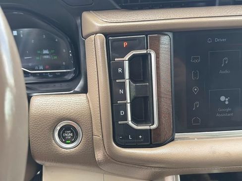 Used 2022 GMC Yukon XL Denali w/ Advanced Technology Package AWD/4WD image 29