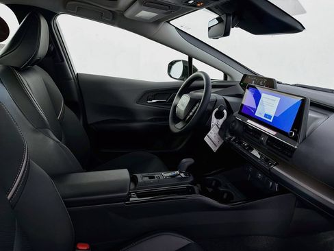 New 2027 Toyota Prius XLE FWD image 33