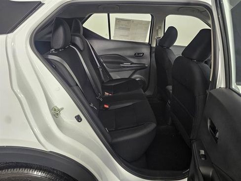 New 2025 Nissan Kicks S image 19