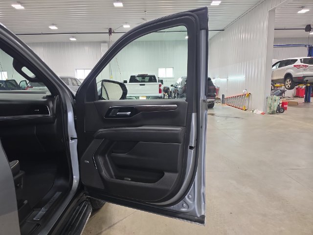 Used 2025 Chevrolet Tahoe Premier AWD/4WD image 31
