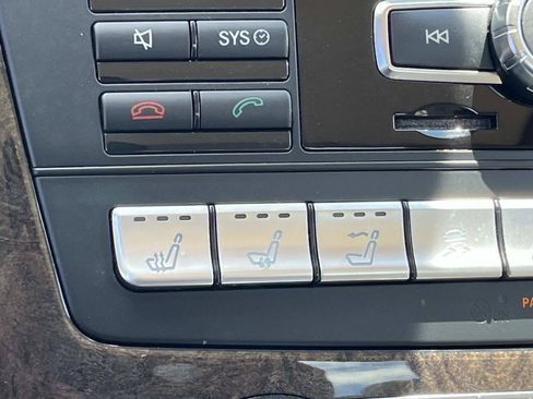 Used 2013 Mercedes-Benz SL 550 image 27