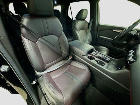 Used 2025 Honda Pilot Black Edition image 31