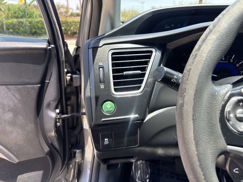 Used 2013 Honda Civic LX image 18