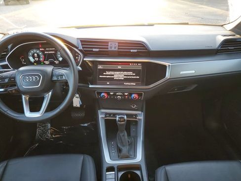 Used 2025 Audi Q3 2.0T Premium image 13