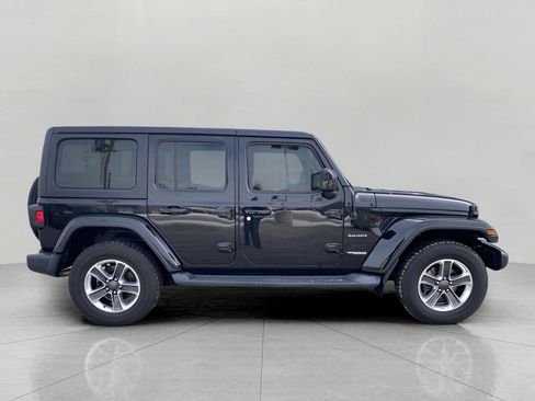 Used 2019 Jeep Wrangler Unlimited Sahara w/ Cold Weather Group image 4